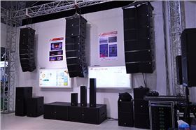 注重線陣音響效果的藝術(shù)手段