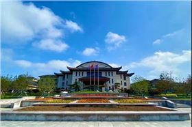 威海市藍湖賓館選用爵士龍GL有源線陣音響產品