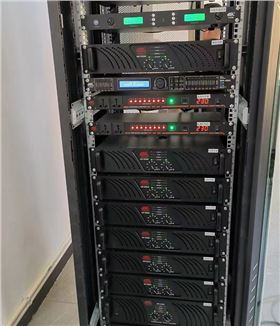 湖南長沙某學校多功能體育館選用JSL爵士龍線陣音響系統