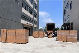 歐美客戶定制幾百套音響設(shè)備