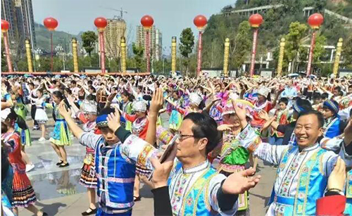 8+4線陣音響系統助陣四川興文(國際)苗族花山節