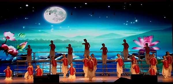 東莞小學體育館文藝匯演采用爵士龍線陣音響系統