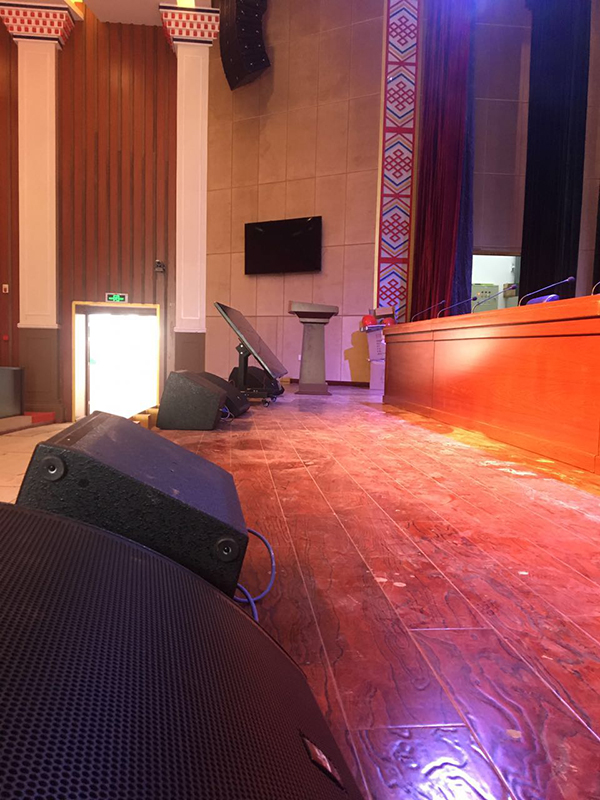 線陣音箱系統入駐西藏左貢體育館多功能廳