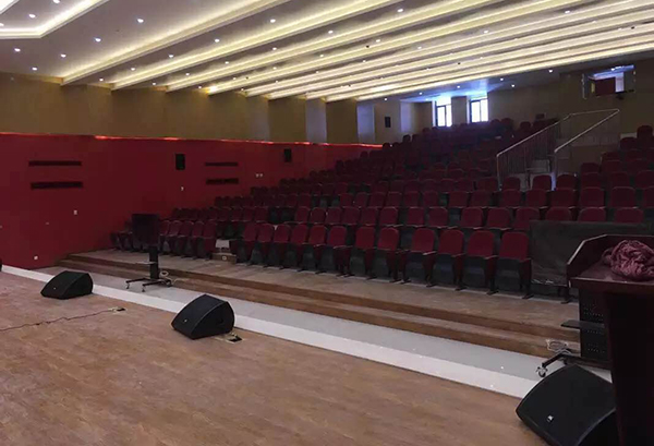 多功能廳采用專業舞臺音響設備【爵士龍音響】