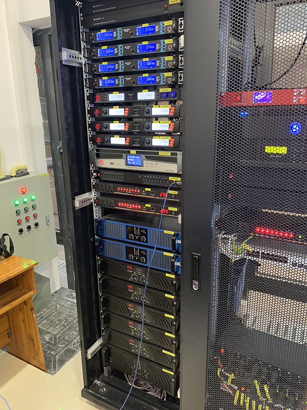 四川重慶朝陽中學劇場音響工程案例【爵士龍】