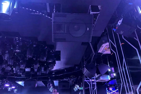 萬昌ACAIF高效助力泉州瘋狂熊貓酒吧,打造頂級(jí)視聽體驗(yàn)!