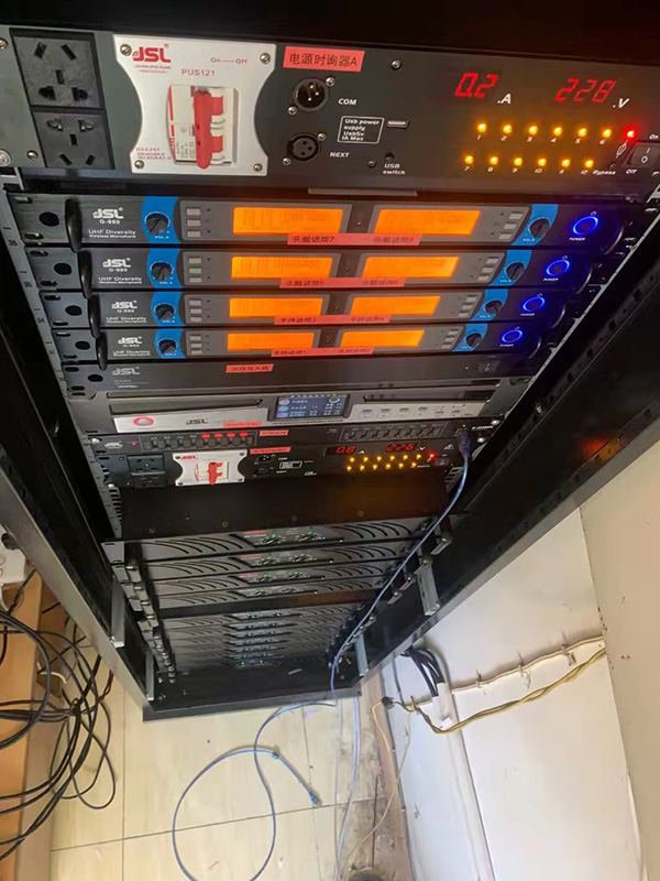 湖南婁底二中多功能體育館成功選用爵士龍JSL線陣音響系統