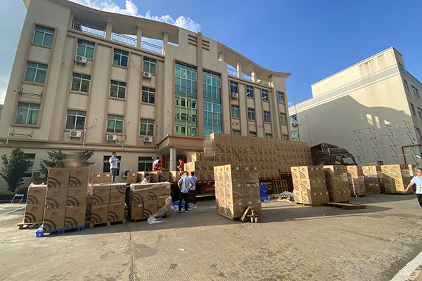 青海文化活動室設(shè)備配置項(xiàng)目啟動,2000只專業(yè)音響成功發(fā)貨!