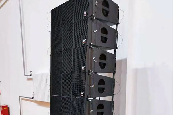 甘肅萬(wàn)勝礦業(yè)有限公司應(yīng)用爵士龍雙8線(xiàn)陣音箱系統(tǒng)