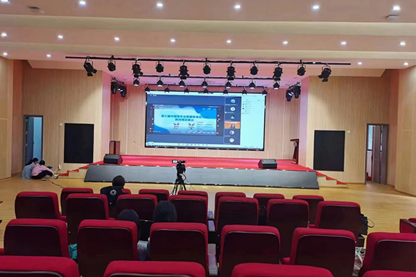 四川成都體育學院報告廳選用爵士龍線陣音響系統