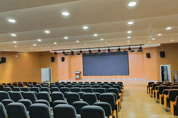 湖南長沙某學校多功能體育館選用JSL爵士龍線陣音響系統