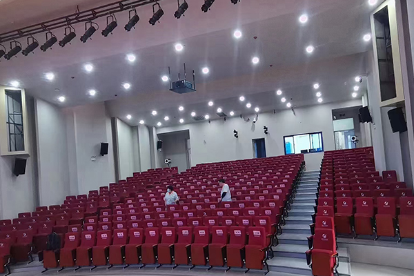 深圳藝術(shù)高中多功能廳選用JSL爵士龍線陣音響系統(tǒng)