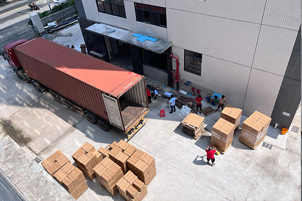 歐美客戶定制幾百套音響設備