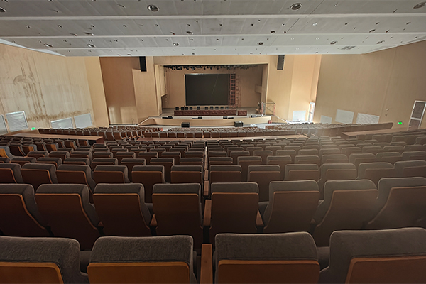 克州阿圖什市新城高級(jí)中學(xué)報(bào)告廳選用爵士龍專業(yè)音響