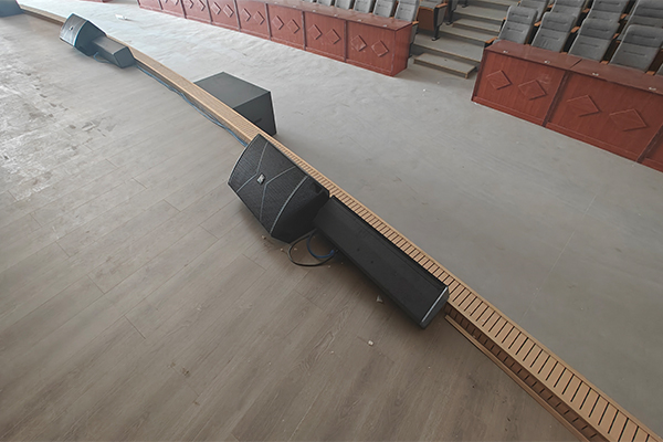 克州阿圖什市新城高級(jí)中學(xué)報(bào)告廳選用爵士龍專業(yè)音響