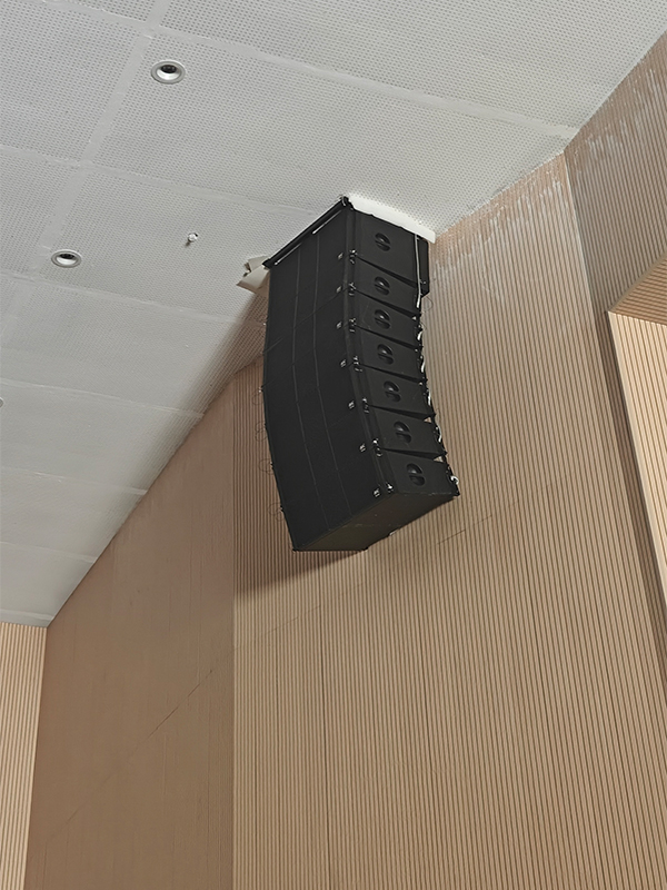 克州阿圖什市新城高級(jí)中學(xué)報(bào)告廳選用爵士龍專業(yè)音響