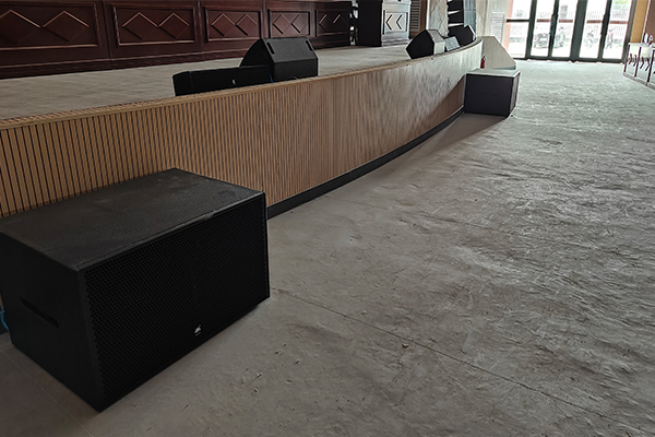 克州阿圖什市新城高級(jí)中學(xué)報(bào)告廳選用爵士龍專業(yè)音響