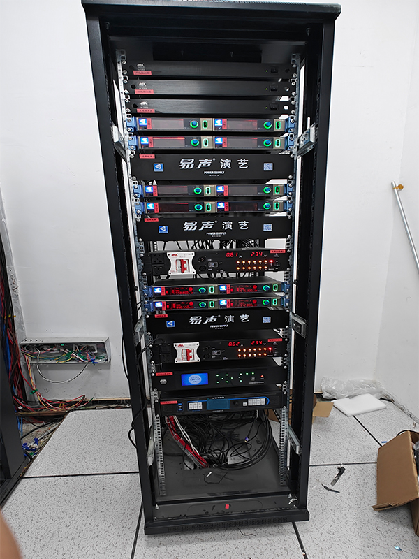 克州阿圖什市新城高級(jí)中學(xué)報(bào)告廳選用爵士龍專業(yè)音響