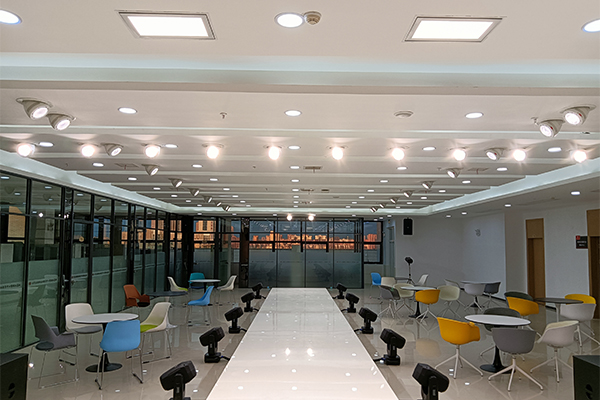 爵士龍專業音響助力長沙女子學院 T 臺,定格青春閃耀時刻