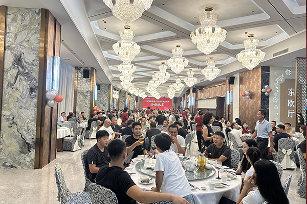 東歐海鮮酒家(廣雅)分店爵士龍音響演繹舌尖上的聽覺盛宴